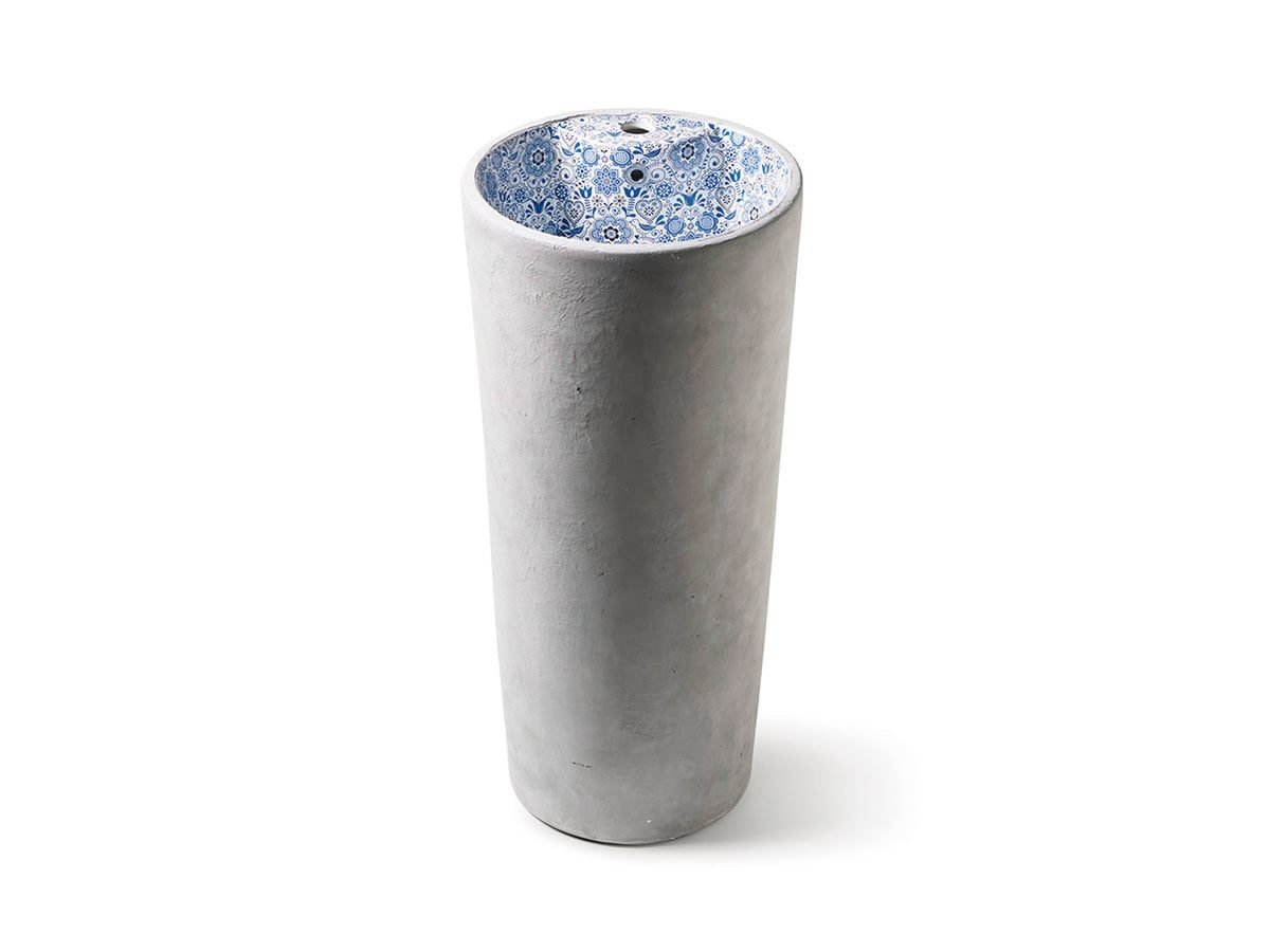 Folk Scandinavian Pedestal